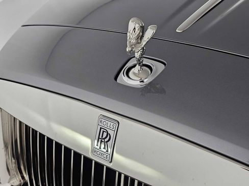Used 2018 Rolls-Royce Wraith image 26