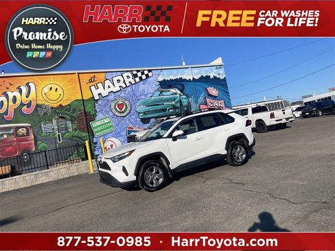 Used 2023 Toyota RAV4 XLE image 1