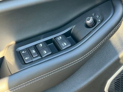 New 2025 Jeep Grand Cherokee Limited w/ Black Appearance Package image 15