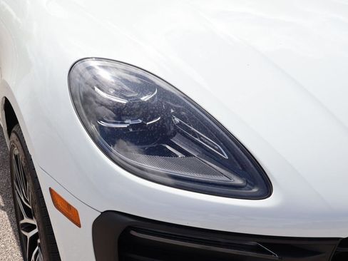 New 2026 Porsche Macan AWD/4WD image 12