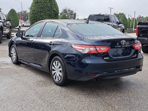 Certified 2019 Toyota Camry LE image 4