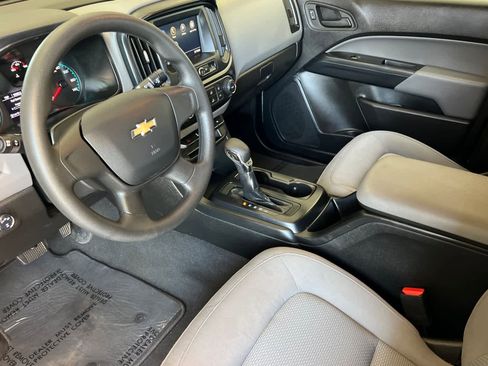 Used 2022 Chevrolet Colorado W/T image 11