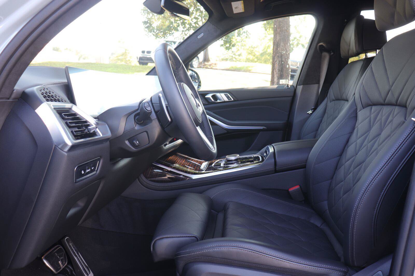 Used 2026 BMW X7 xDrive40i AWD/4WD image 11