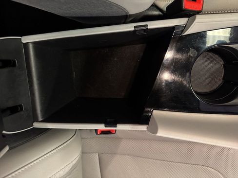 Used 2021 Hyundai Elantra Limited image 38