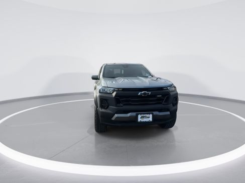 Used 2025 Chevrolet Colorado Trail Boss image 3
