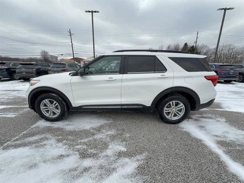 Certified 2023 Ford Explorer XLT image 2
