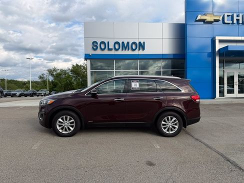 Used 2018 Kia Sorento AWD image 3