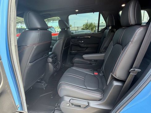 Used 2024 Honda Pilot TrailSport image 14