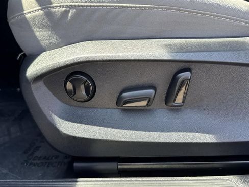 Used 2022 Volkswagen Taos SE image 20