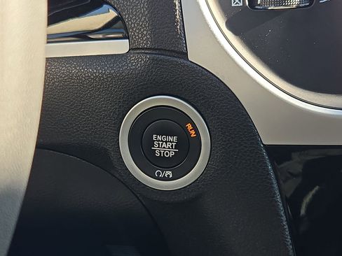 Used 2023 Chrysler 300 Touring w/ Sport Appearance Package image 20