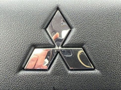 Used 2024 Mitsubishi Outlander SE AWD/4WD image 32