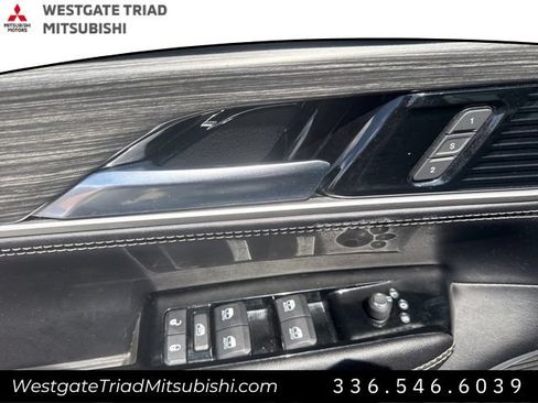 Used 2023 Jeep Wagoneer L Series II AWD/4WD image 13