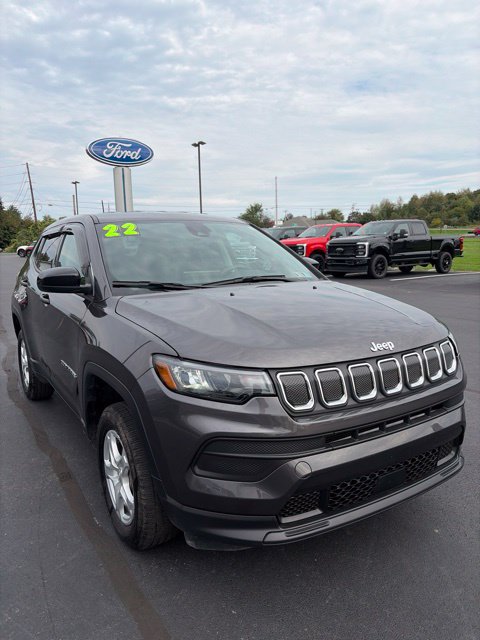 Used 2022 Jeep Compass Sport AWD/4WD image 3