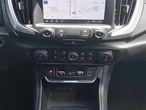 Used 2021 GMC Terrain SLE w/ Driver Convenience Package FWD image 16