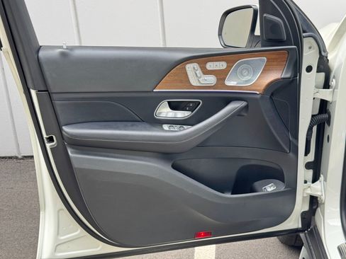 Used 2020 Mercedes-Benz GLS 450 4MATIC image 46