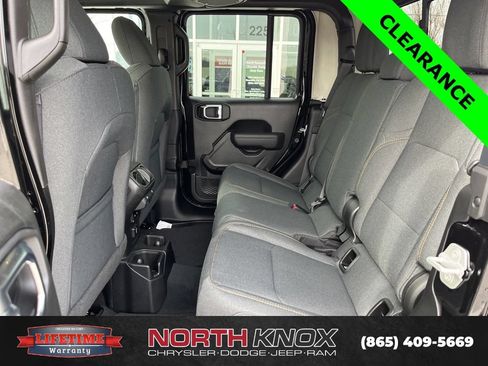 New 2025 Jeep Gladiator Sport AWD/4WD image 11