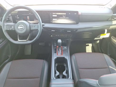 Certified 2025 Nissan Kicks SR w/ Illumination Package FWD image 13