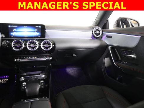 Used 2022 Mercedes-Benz CLA 250 4MATIC image 41