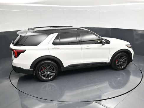 Used 2025 Ford Explorer ST AWD/4WD image 44