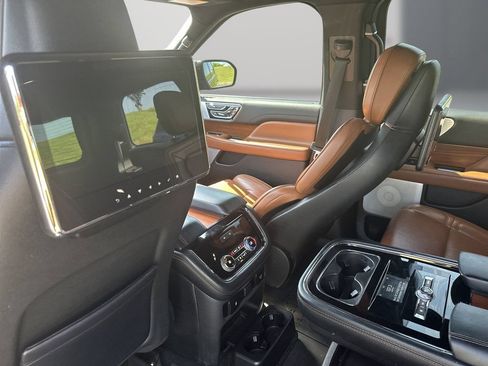 Used 2019 Lincoln Navigator Reserve AWD/4WD image 20