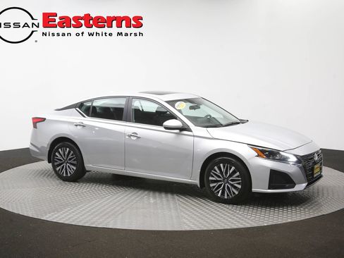 Used 2023 Nissan Altima 2.5 SV w/ SV Premium Package AWD/4WD image 47