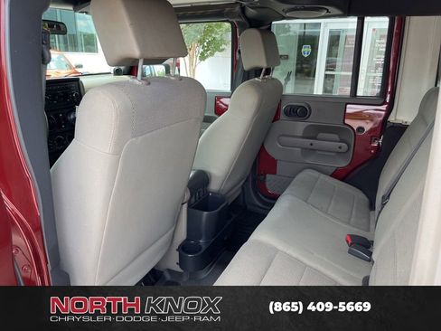Used 2007 Jeep Wrangler Unlimited Sahara w/ Trailer Tow Group AWD/4WD image 15