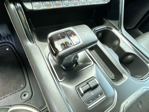 Used 2022 GMC Sierra 1500 AT4X image 30