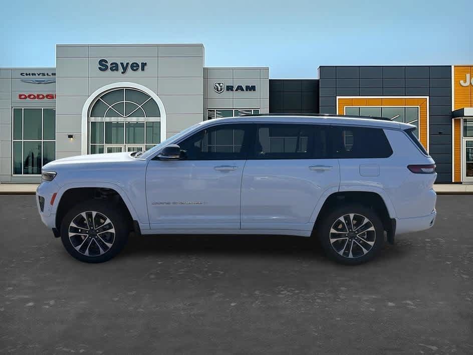 Used 2023 Jeep Grand Cherokee L Overland w/ Advanced Protech Group III AWD/4WD image 4