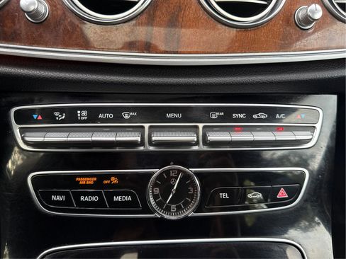 Used 2018 Mercedes-Benz E 300 4MATIC w/ Premium 1 Package image 32