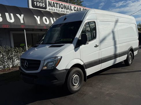 Used 2017 Mercedes-Benz Sprinter 2500 image 2