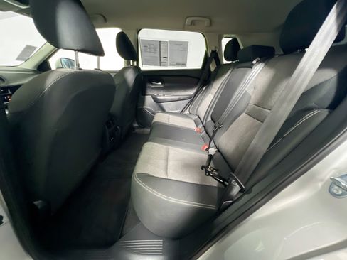 Used 2025 Nissan Rogue SV FWD image 28