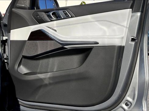 Used 2026 BMW X5 xDrive40i image 25