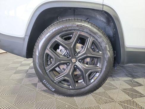 Used 2024 Rivian R1S Adventure AWD/4WD image 12