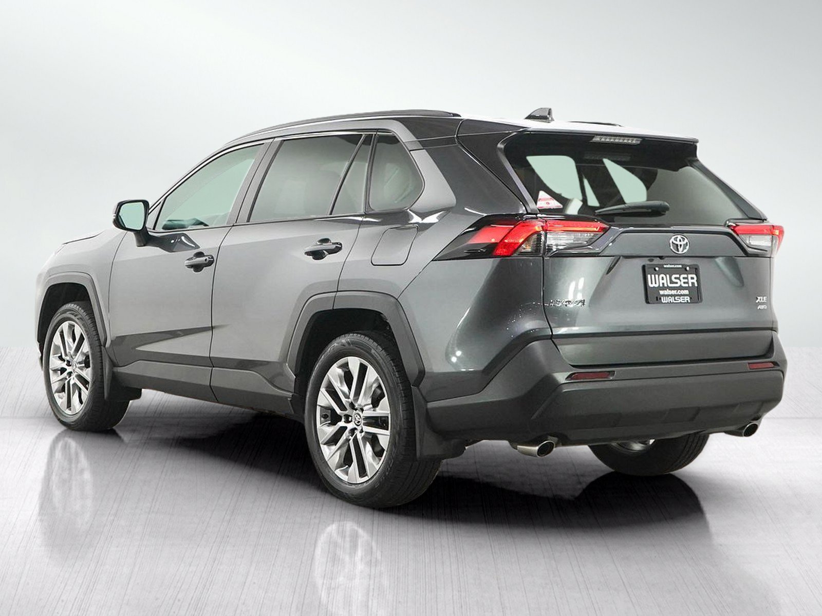 Used 2021 Toyota RAV4 XLE Premium AWD/4WD image 3
