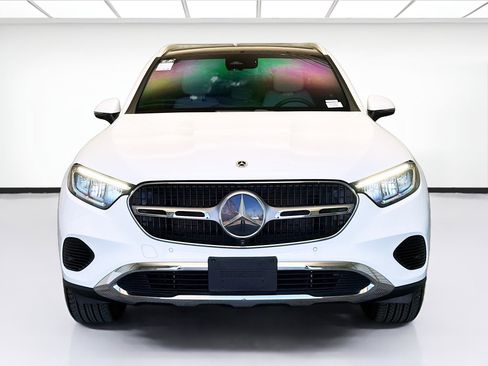 Used 2024 Mercedes-Benz GLC 300 image 2