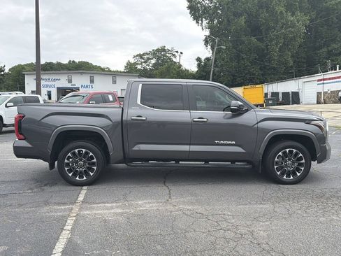 Used 2024 Toyota Tundra Limited AWD/4WD image 8
