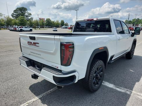 Used 2026 GMC Sierra 2500 AT4 w/ AT4 Premium Plus Package AWD/4WD image 3