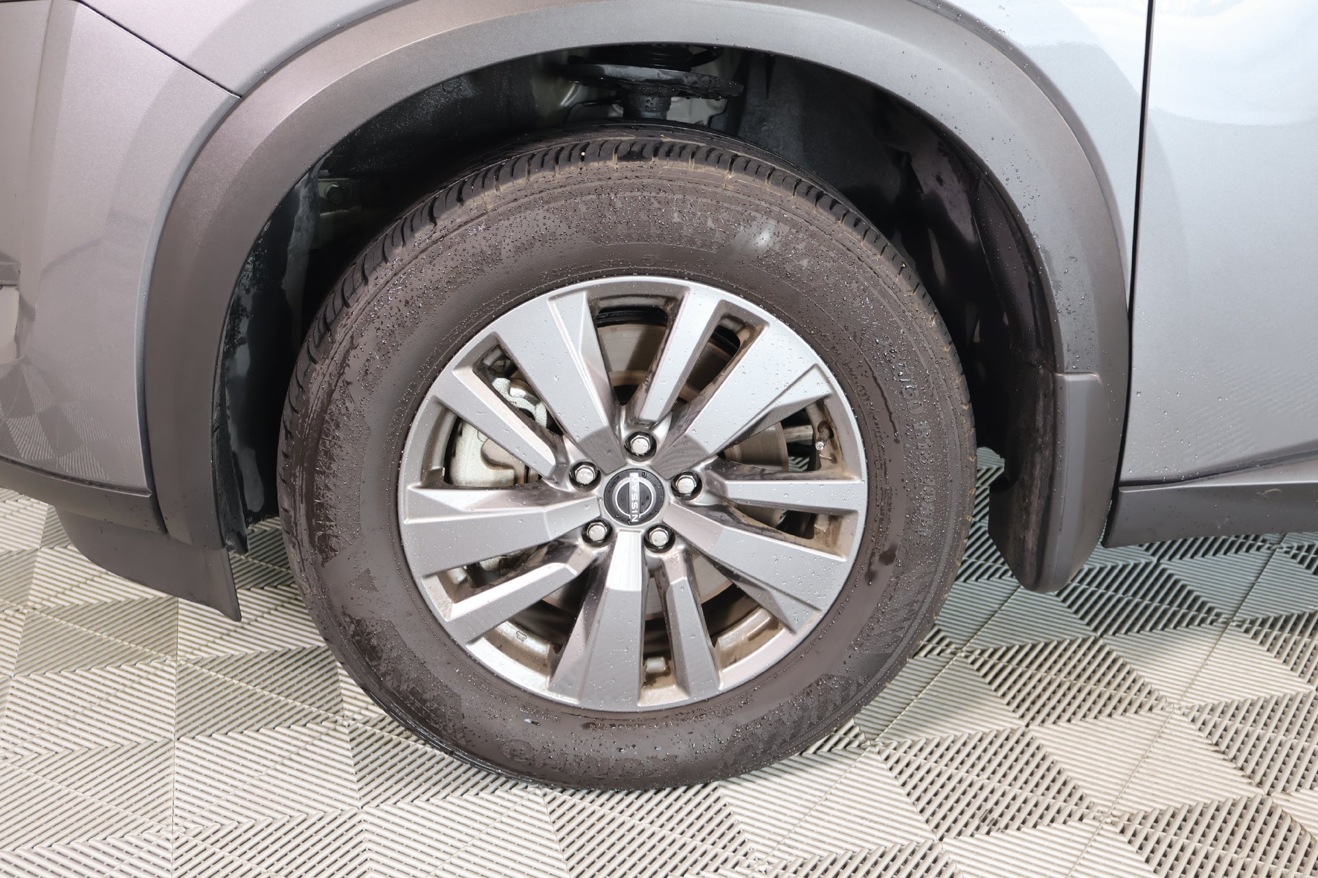 Used 2025 Nissan Pathfinder SV FWD image 18