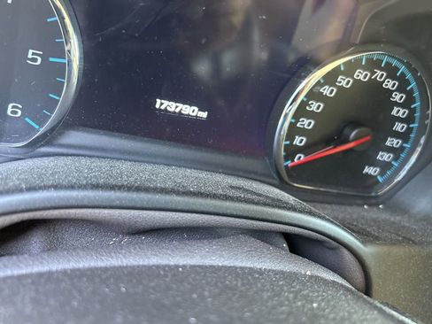 Used 2017 GMC Yukon XL Denali w/ Open Road Package image 8