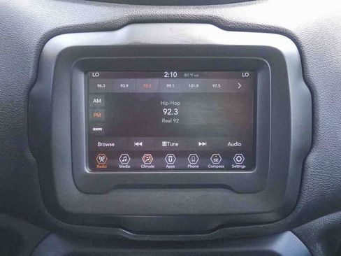 Used 2020 Jeep Renegade Altitude FWD image 13