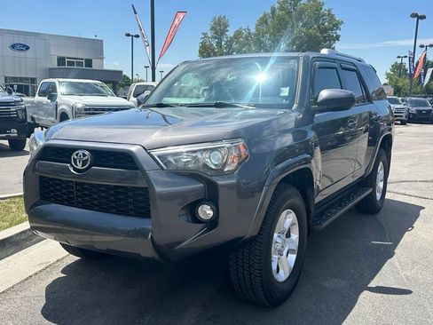 Used 2017 Toyota 4Runner SR5 AWD/4WD image 13