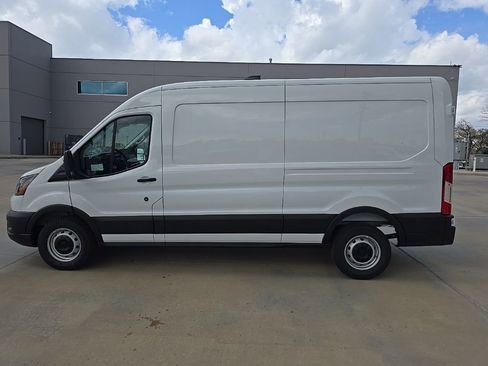 New 2026 Ford Transit 150 148 Medium Roof w/ Load Area Protection Package image 5