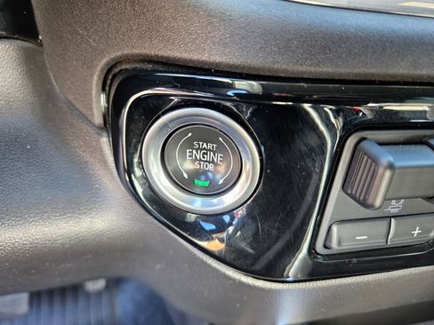 Used 2023 Chevrolet Silverado 1500 LT Trail Boss w/ Convenience Package II image 19