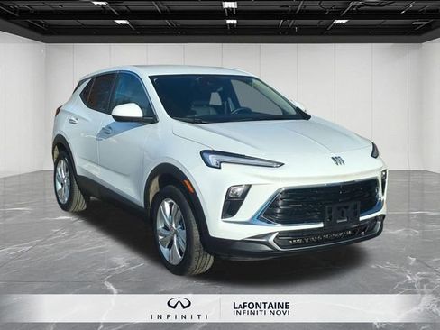 Used 2025 Buick Encore GX Preferred image 2