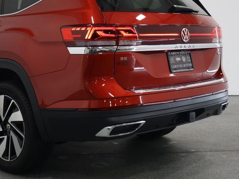 Used 2024 Volkswagen Atlas SE image 10