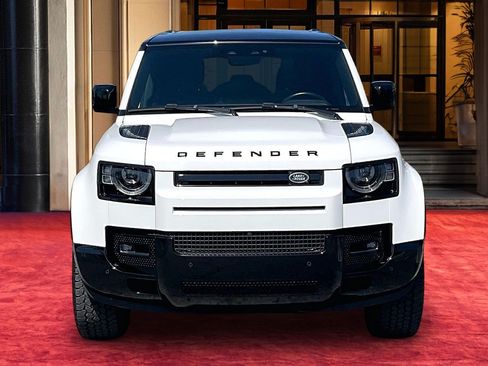 Certified 2025 Land Rover Defender 110 X-Dynamic SE AWD/4WD image 3