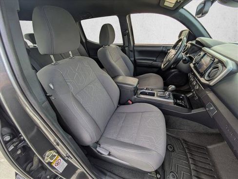 Used 2019 Toyota Tacoma TRD Off-Road image 24