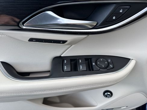 Used 2022 Buick Envision Essence w/ Technology Package I FWD image 10