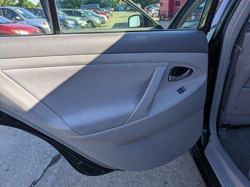 Used 2011 Toyota Camry LE w/ LE Extra-Value Pkg FWD image 12