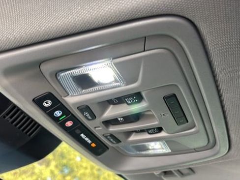 Used 2024 Chevrolet Silverado 1500 LT Trail Boss w/ LT Trail Boss Premium Package image 31